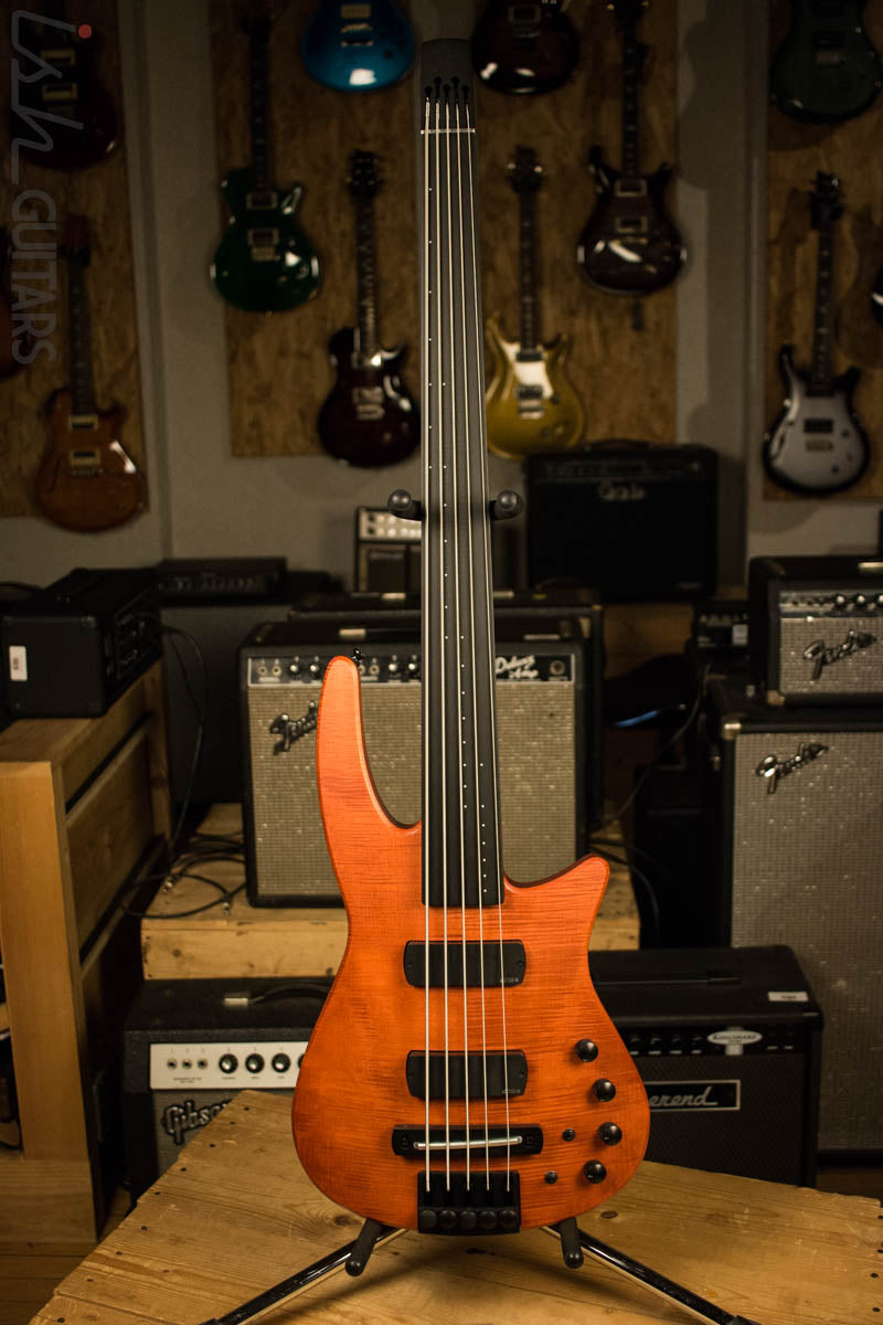 NS Designs CR5 Radius Electric Bass 5 String Fretless Piezo – Ish