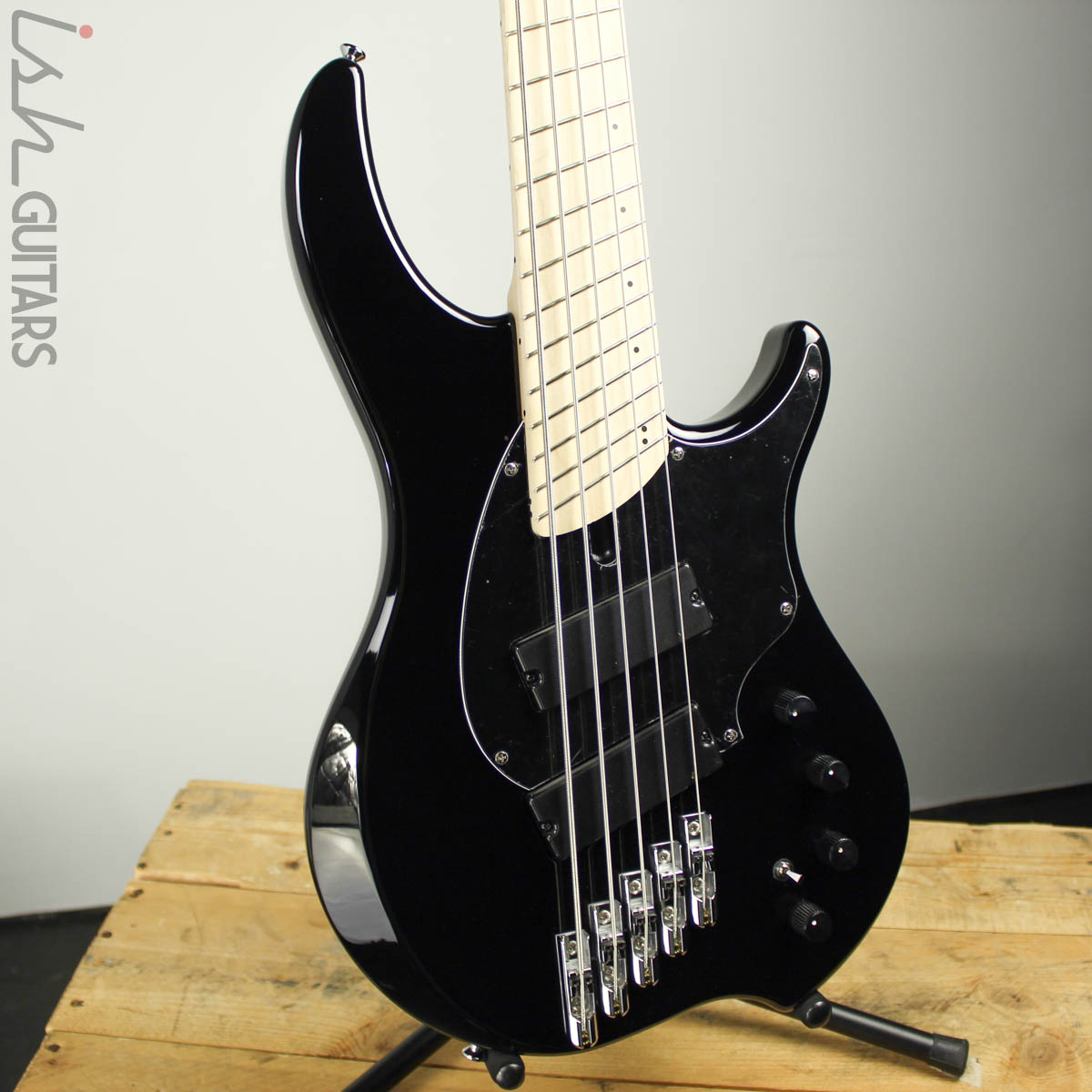 2016 Dingwall Combustion 5-string Black B-Stock – Ish Guitars
