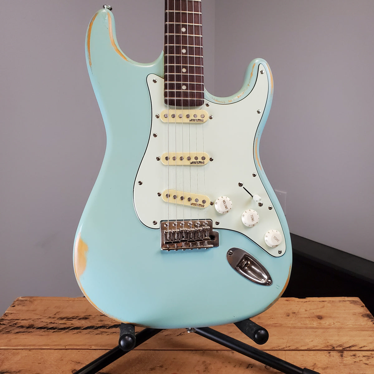 Vintage Icon Series V6 Strat Style Reliced Sonic Blue – Ish Guitars