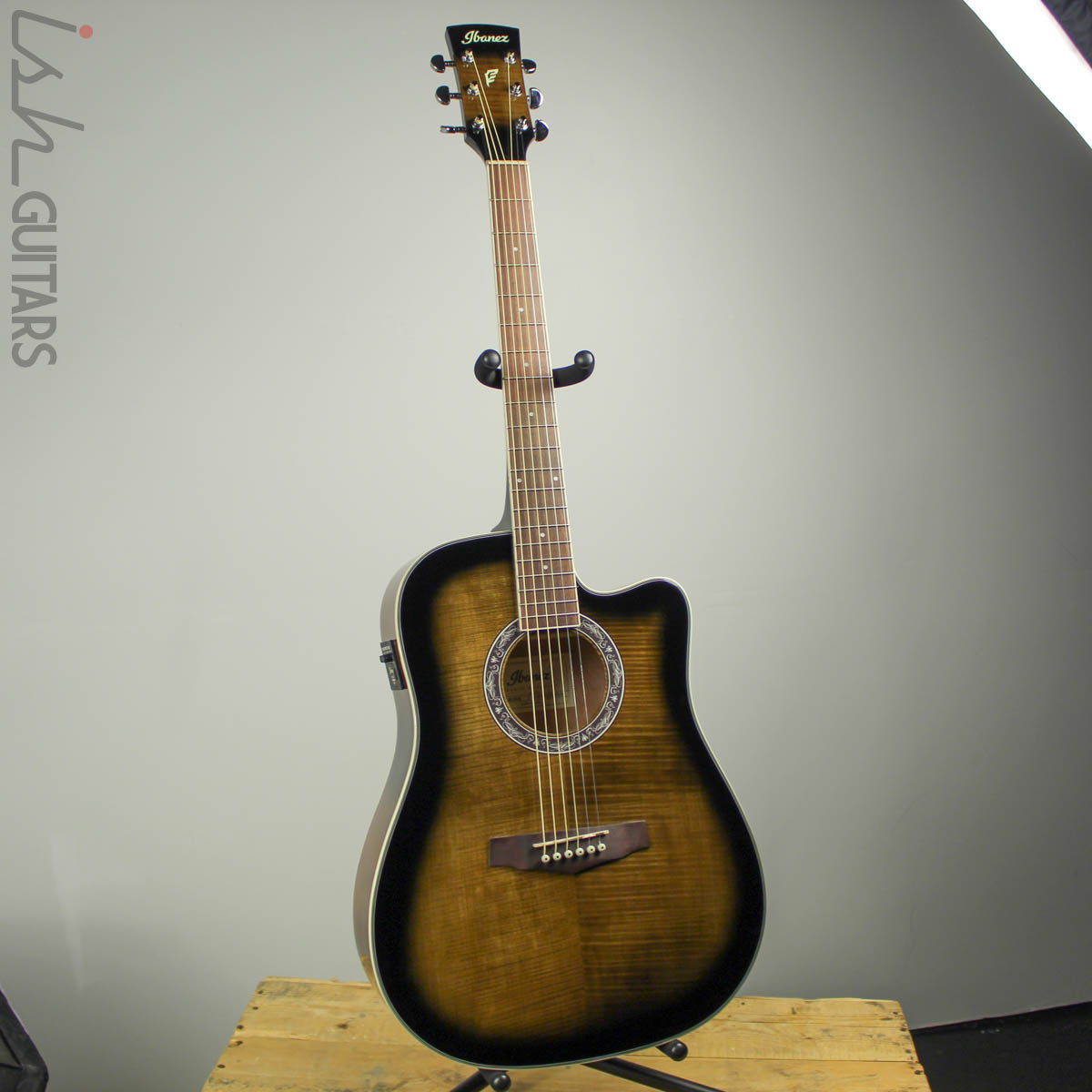 Ibanez PF28ECE Performance Dreadnought Cutaway Acoustic-Electric