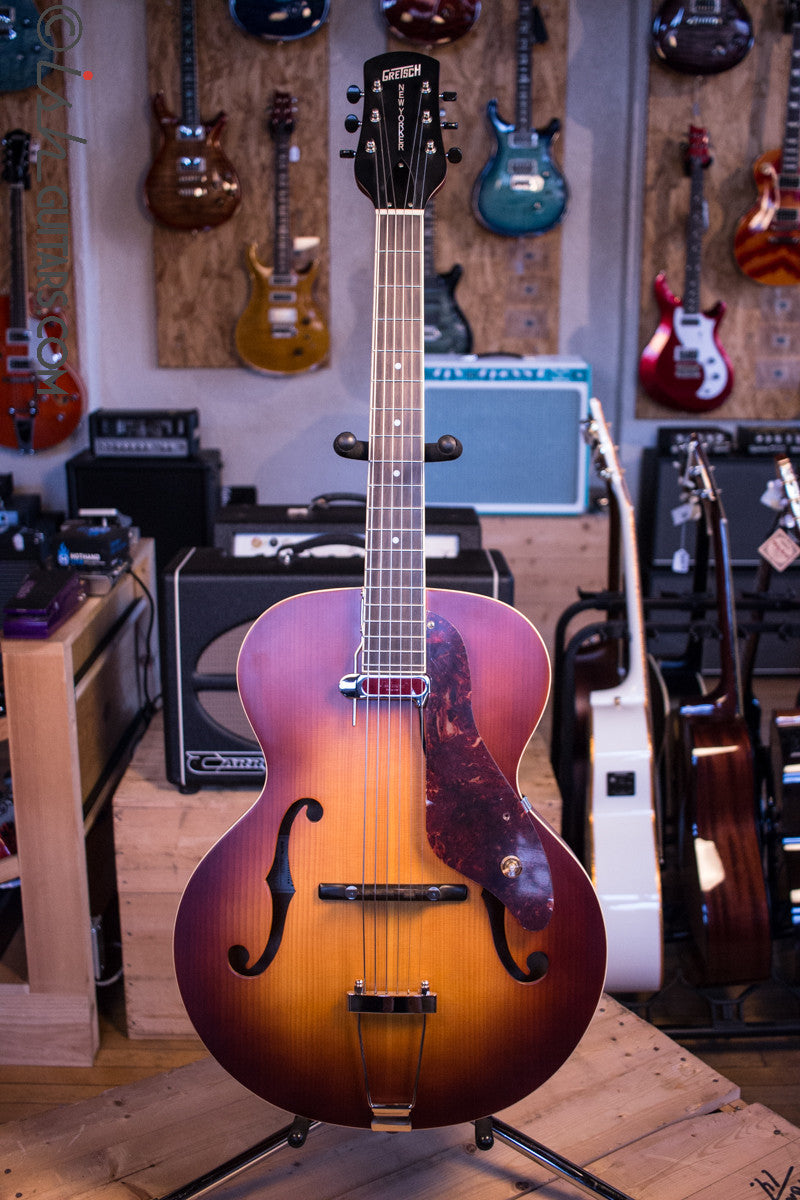 Gretsch G9555 New Yorker Archtop Acoustic-Electric Guitar Sunburst