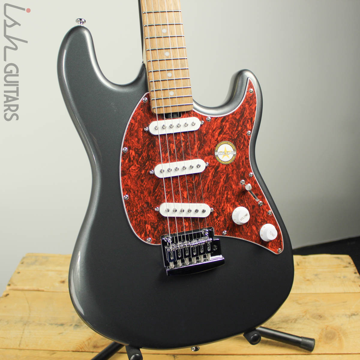 未使用 Sterling by MUSIC MAN CUTLASS CT30 Sterling by Music Man Cutlass Charcoal Frost SSS – Ish Guitars