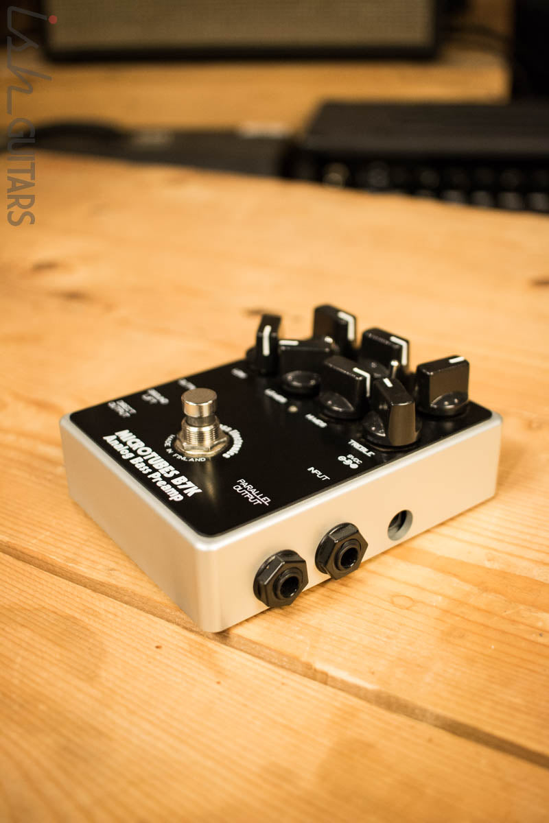 Darkglass Electronics Microtubes b7k Analog Bass Preamp – Ish Guitars