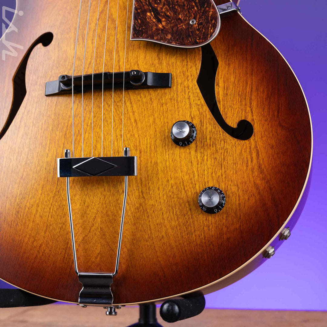 Godin 5th Avenue Kingpin P90 Cognac Burst