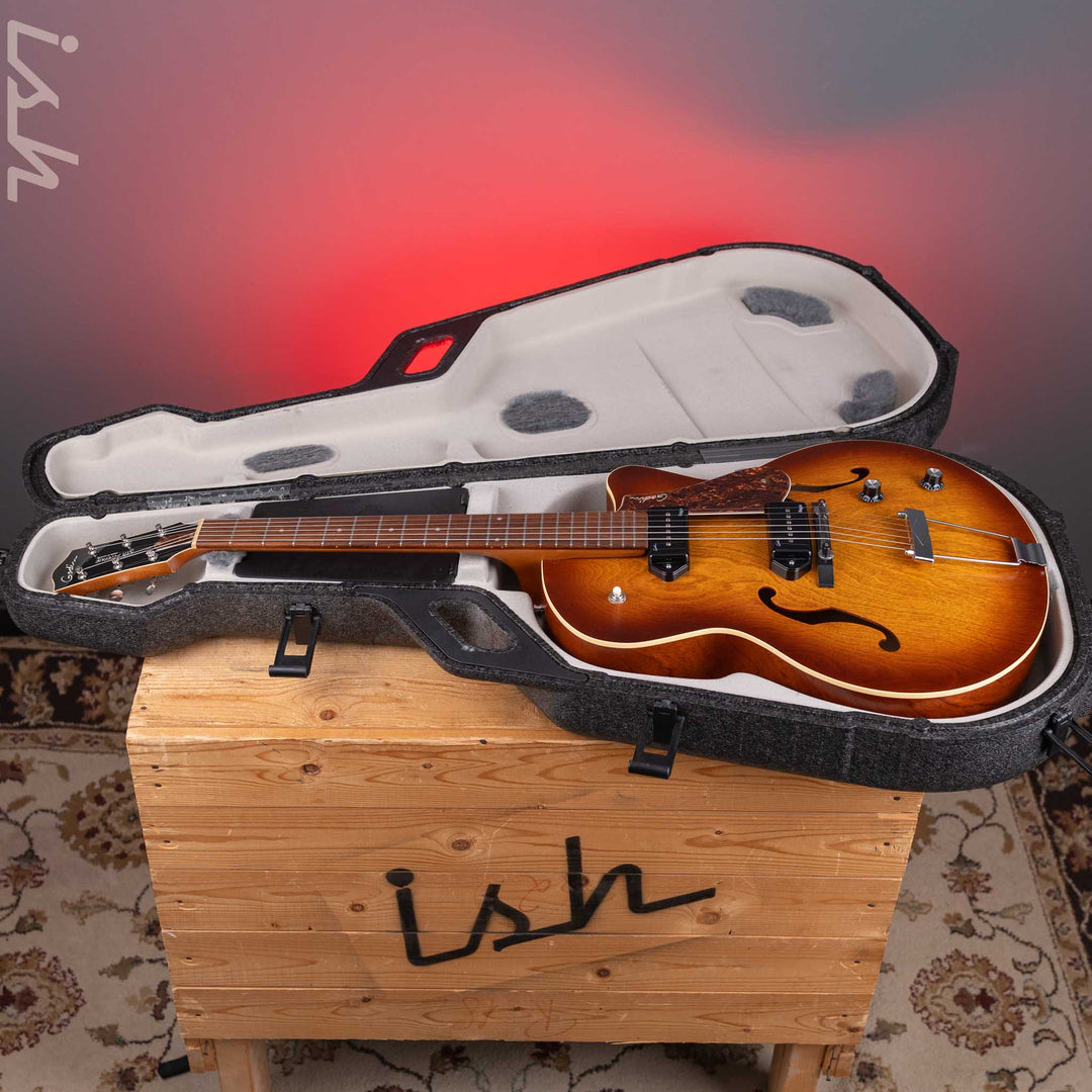Godin 5th Avenue CW Kingpin II Cognac Burst