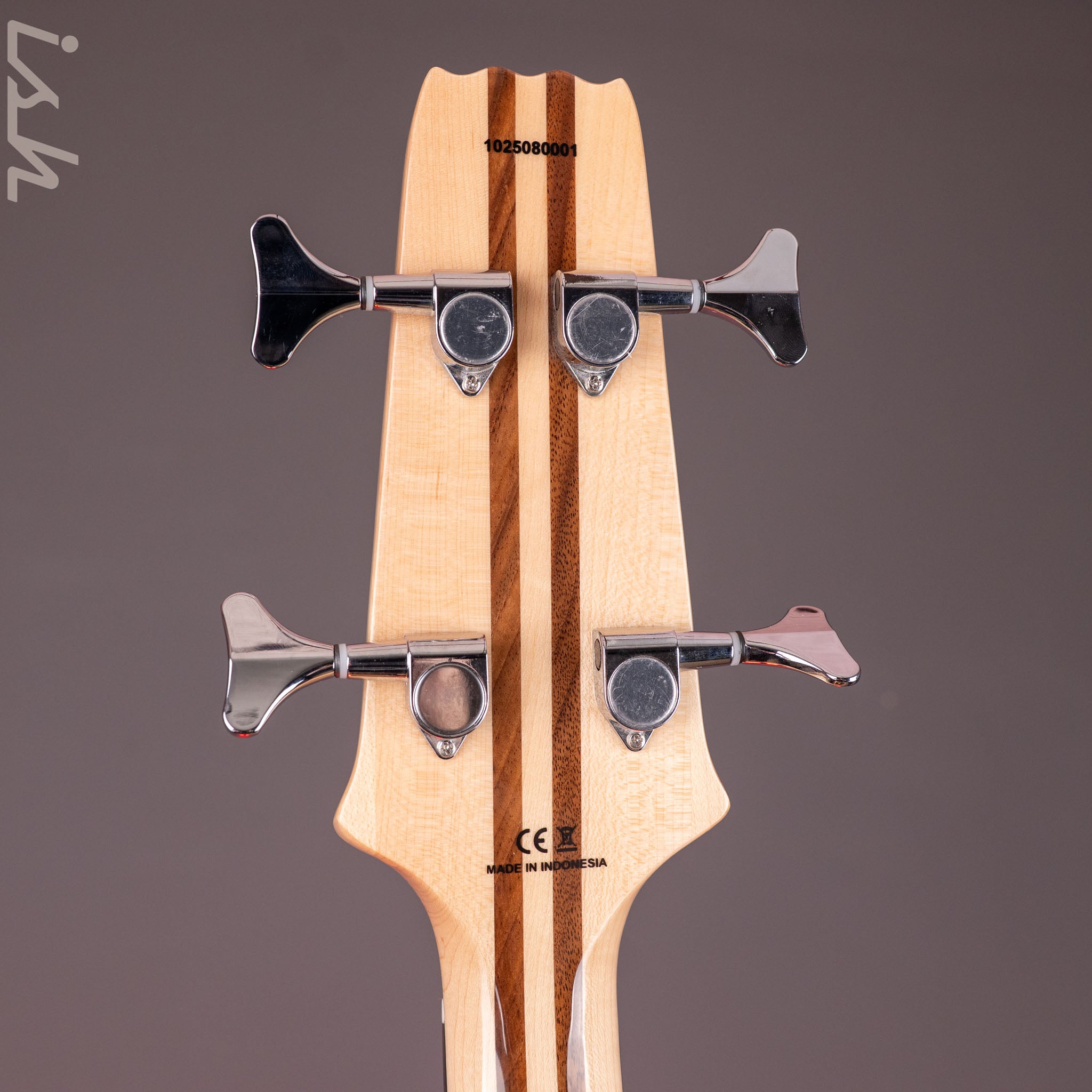 Aria Pro II SB-700 Walnut – Ish Guitars