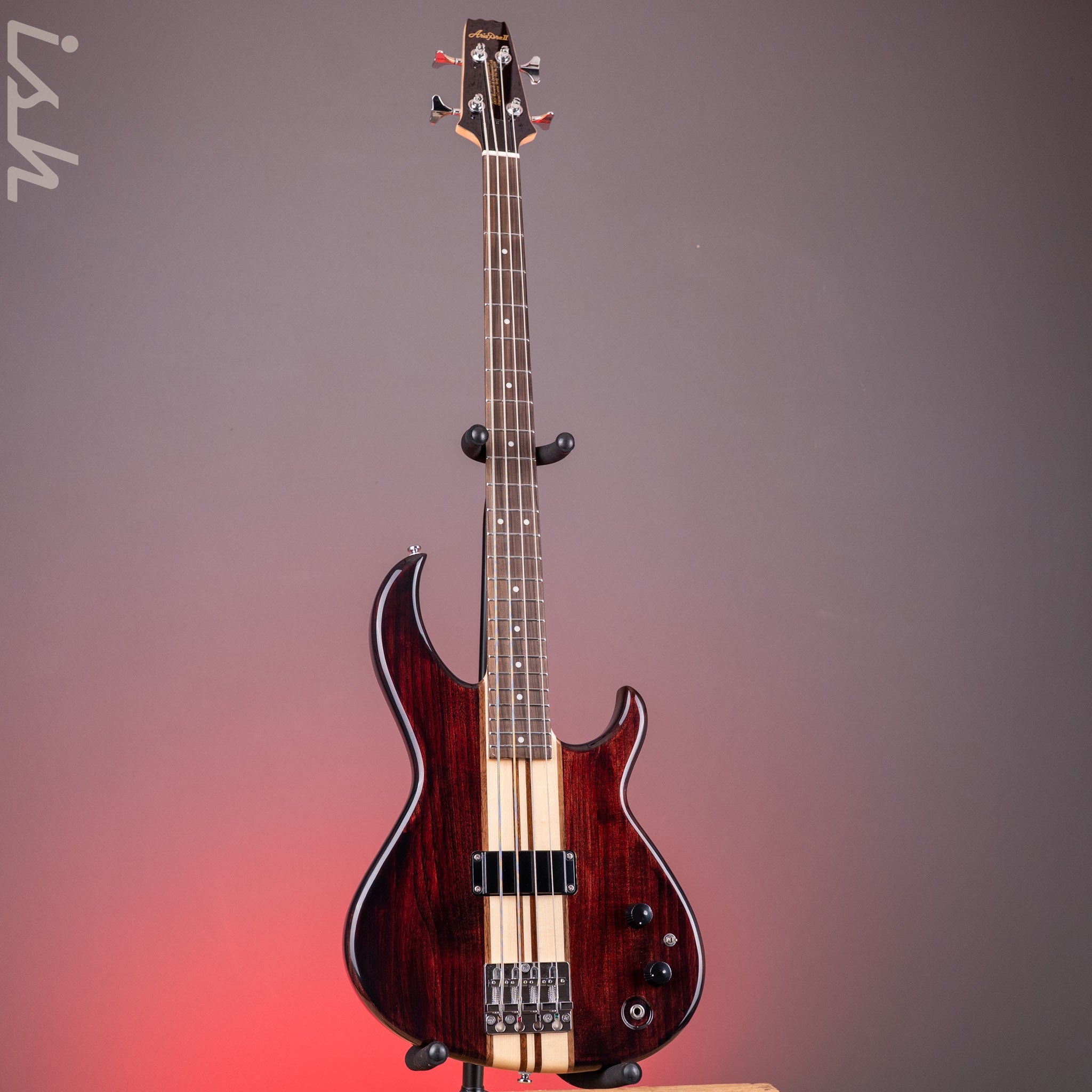 Aria Pro II SB-700 Walnut – Ish Guitars