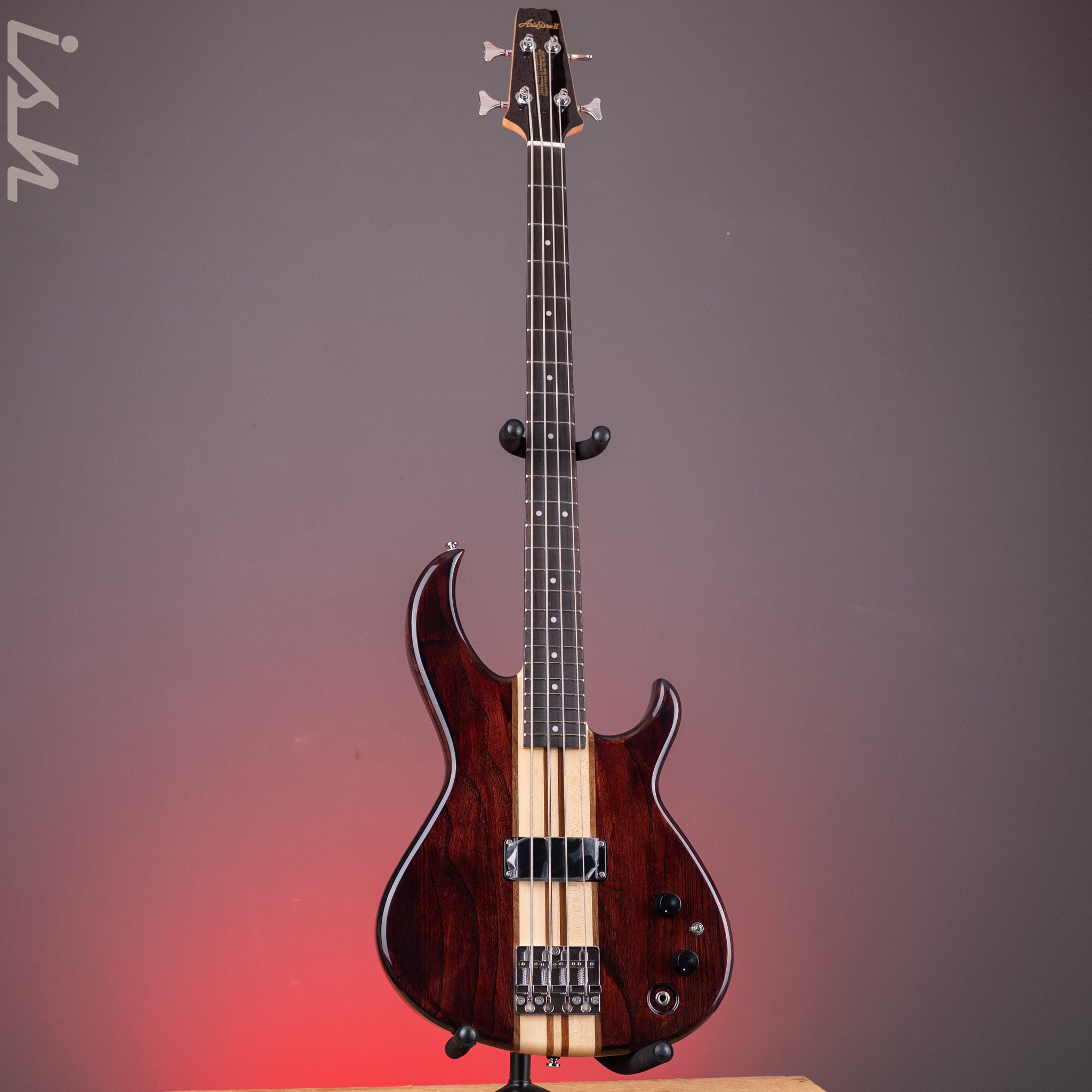 Aria Pro II SB-700 Walnut – Ish Guitars