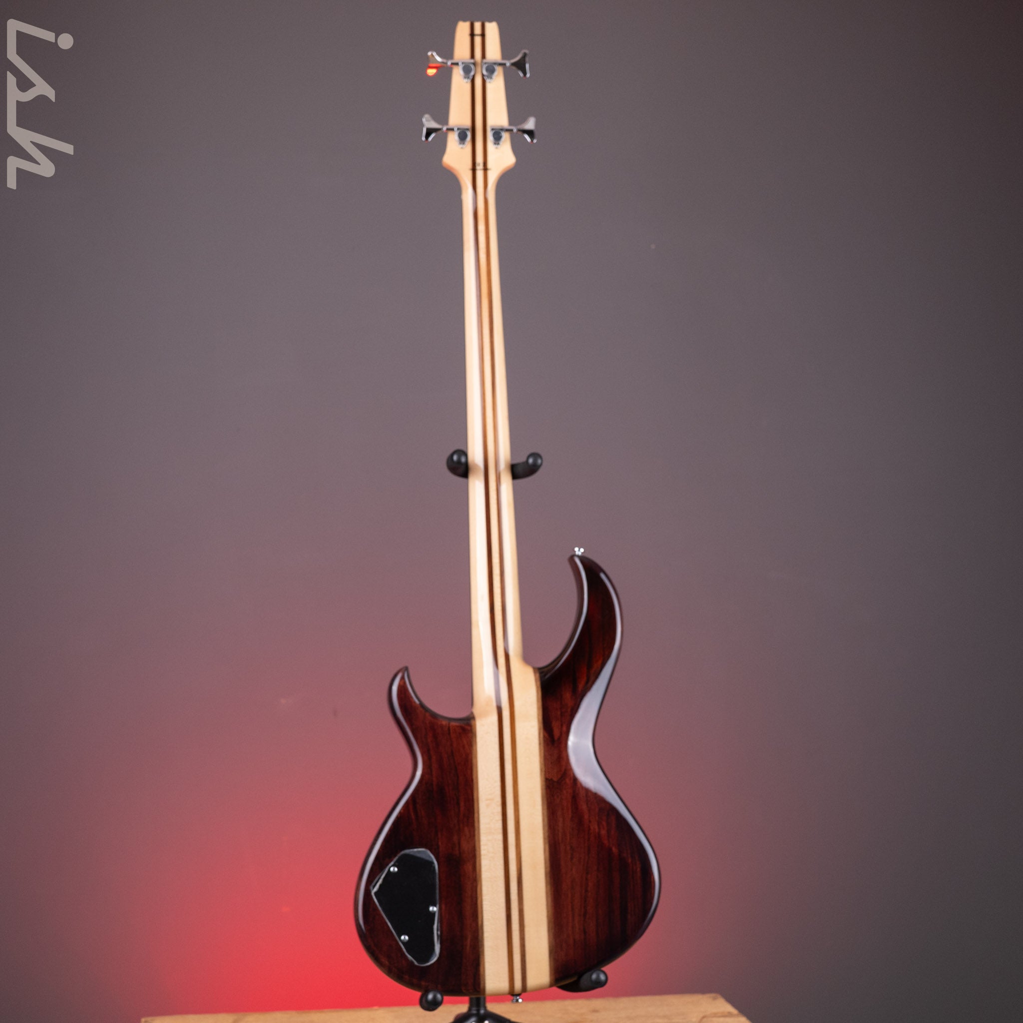 Aria Pro II SB-700 Walnut – Ish Guitars