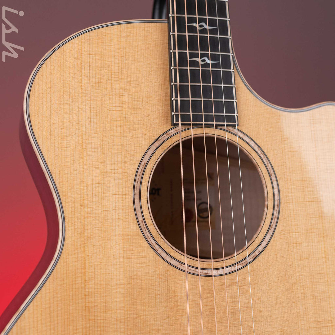 Taylor NAMM Custom C14ce B4008 Grand Auditorium Lilac Wine