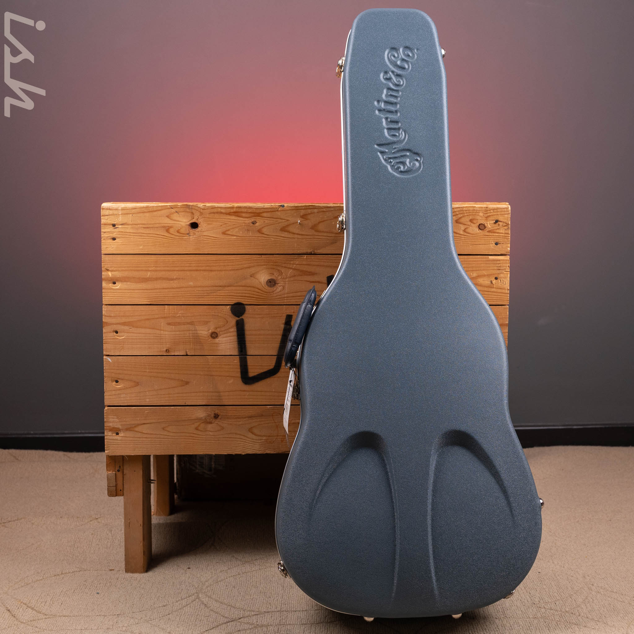 最終価格Martin & Co. Dreadnought ギター　本物ケース Martin Dreadnought Blue Thermoplastic Guitar Case – Ish Guitars