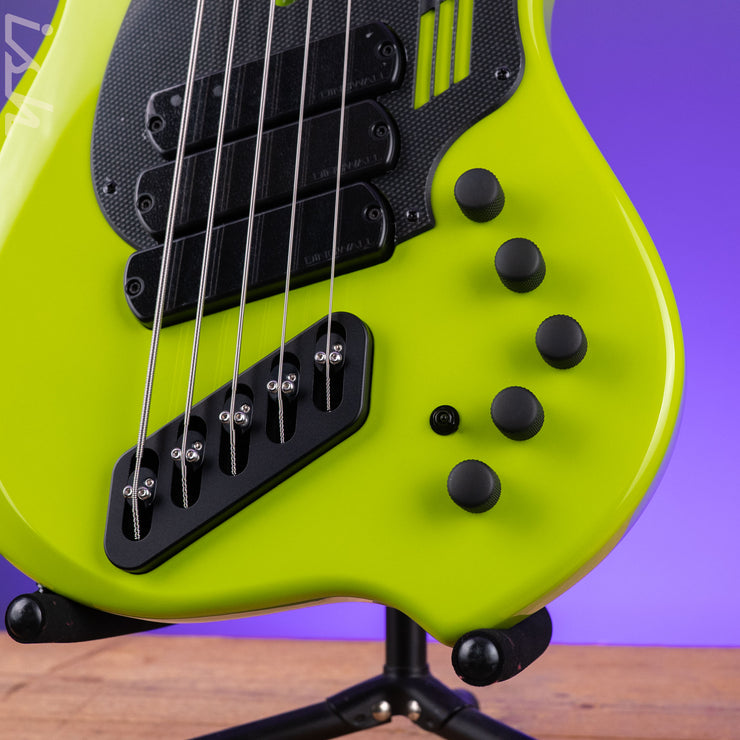 Dingwall NG3 5-String Bass Ferrari Green – Ish Guitars