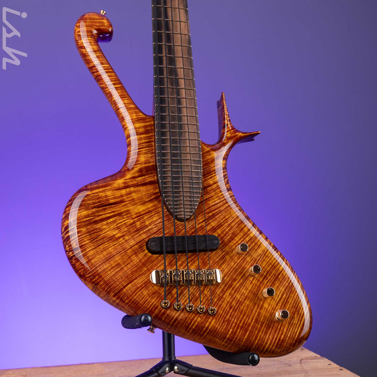 Ritter “The Late Lounge Raptor” 5 String Bass