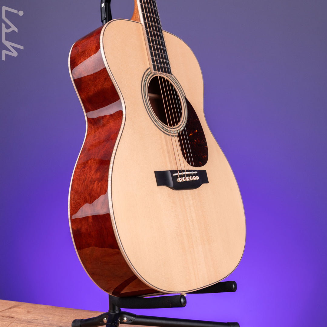 2022 Martin Custom Shop OM-28 Acoustic Guitar Quilted Bubinga Natural