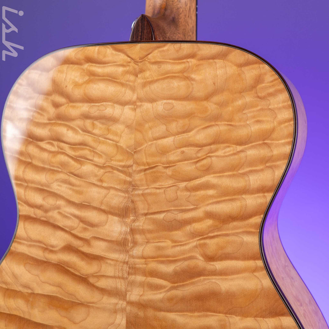 Martin Custom Shop 00-28 Style Western Red Cedar w/ Premium Quilted Maple Back &amp; Sides