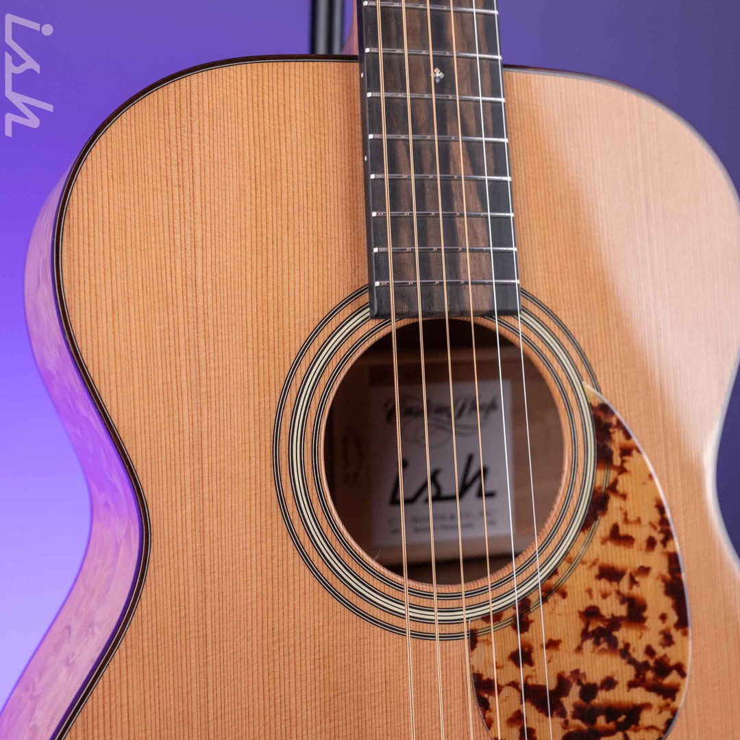 Martin Custom Shop 00-28 Style Western Red Cedar w/ Premium Quilted Maple Back &amp; Sides