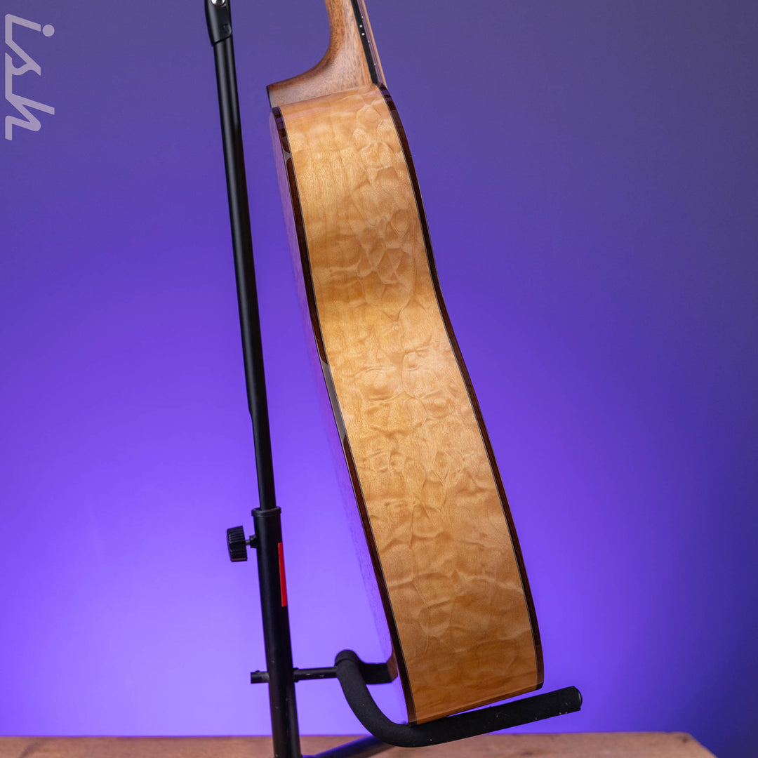 Martin Custom Shop 00-28 Style Western Red Cedar w/ Premium Quilted Maple Back &amp; Sides