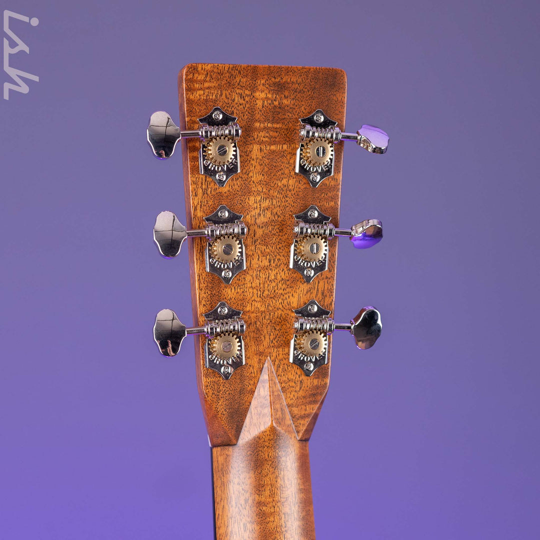 Martin Custom Shop OM-28 Style European Spruce w/ Curly Ash Back &amp; Sides
