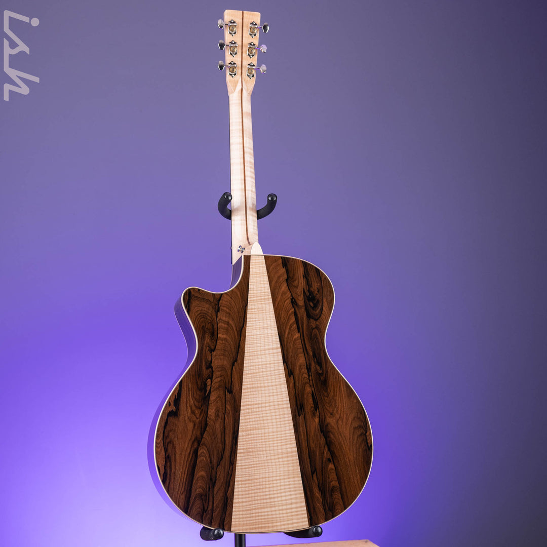 Martin Custom Shop GP-28 Style Grand Performance Bearclaw Sitka Spruce