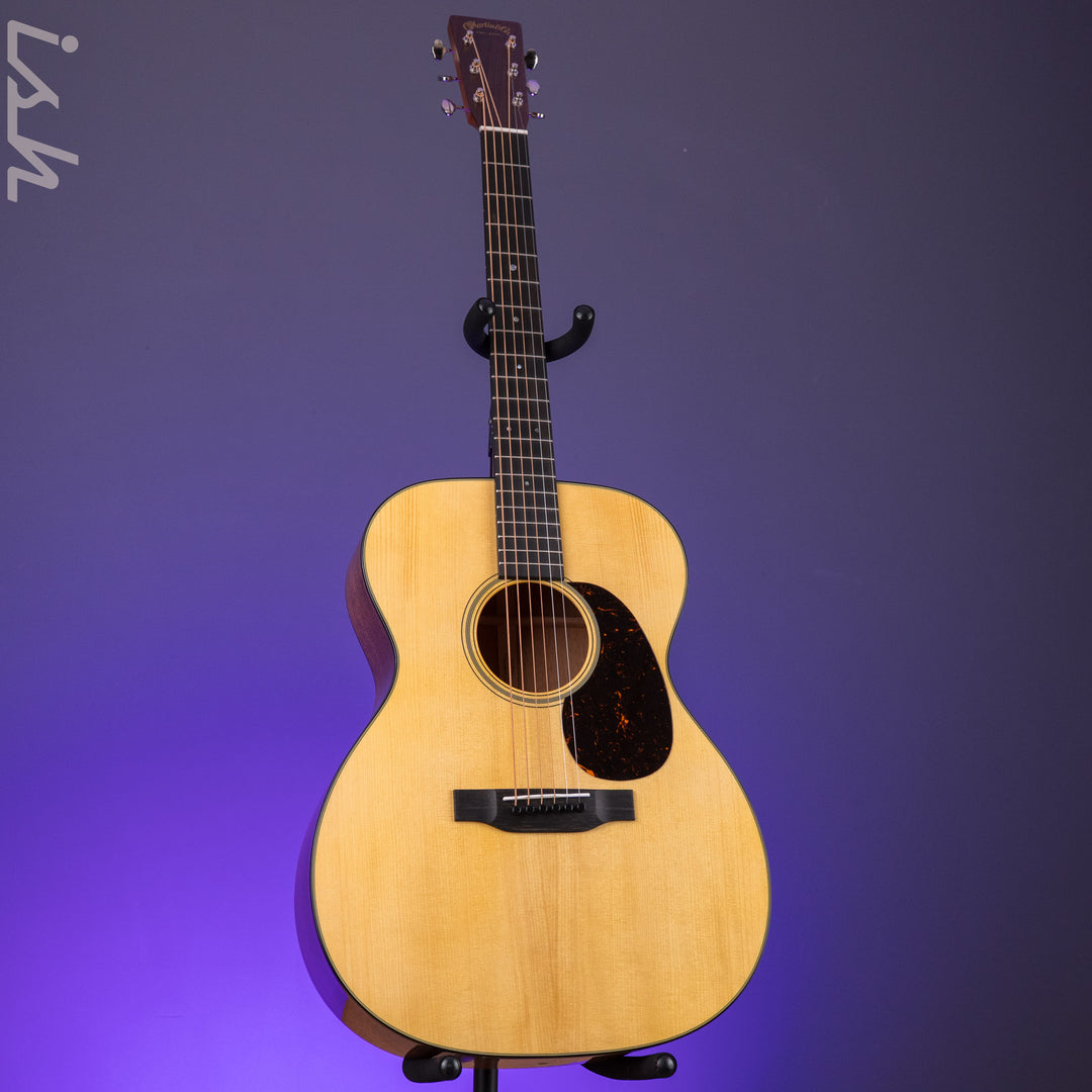 Martin Custom Shop 000-18 Limited Edition Adirondack Spruce Goden Era Bracing