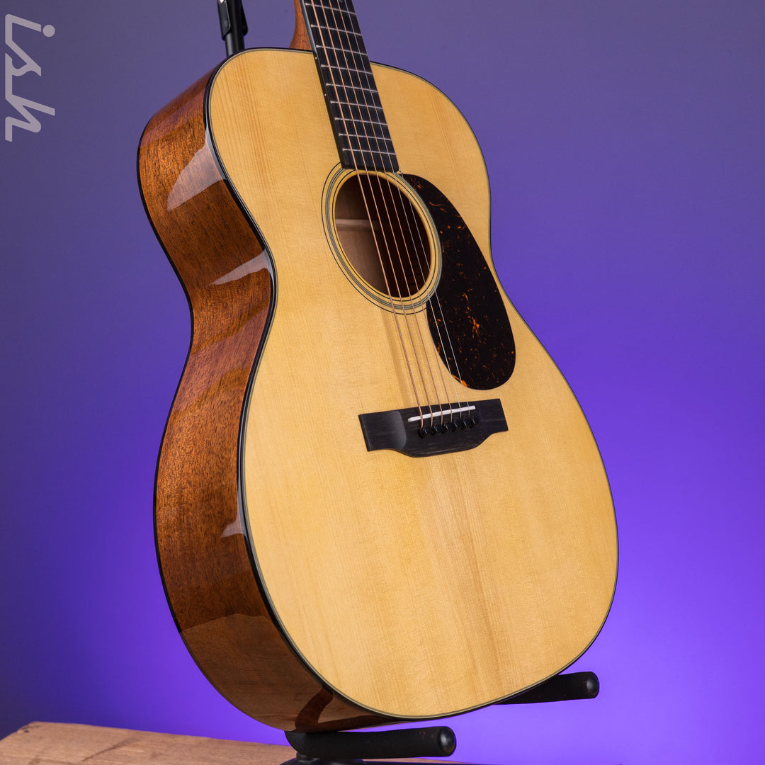 Martin Custom Shop 000-18 Limited Edition Adirondack Spruce Goden Era Bracing