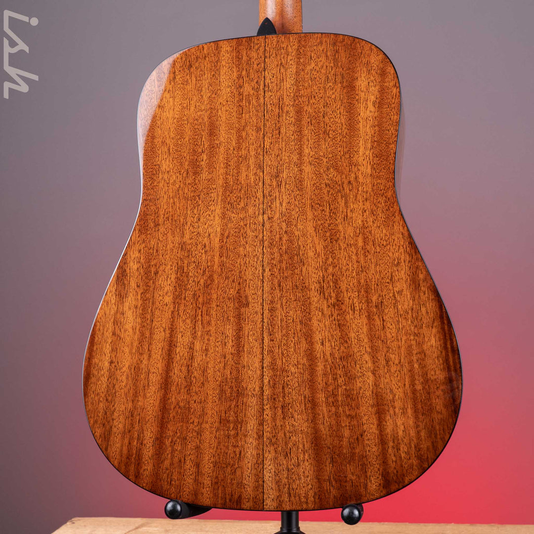 Martin D-18 Molly Tuttle Acoustic Guitar Vintage Sunburst