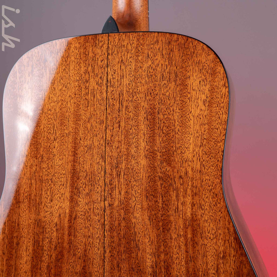Martin D-18 Molly Tuttle Acoustic Guitar Vintage Sunburst