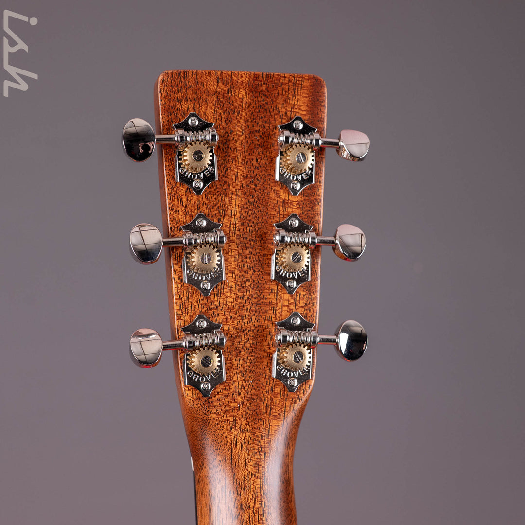 Martin D-18 Molly Tuttle Acoustic Guitar Vintage Sunburst