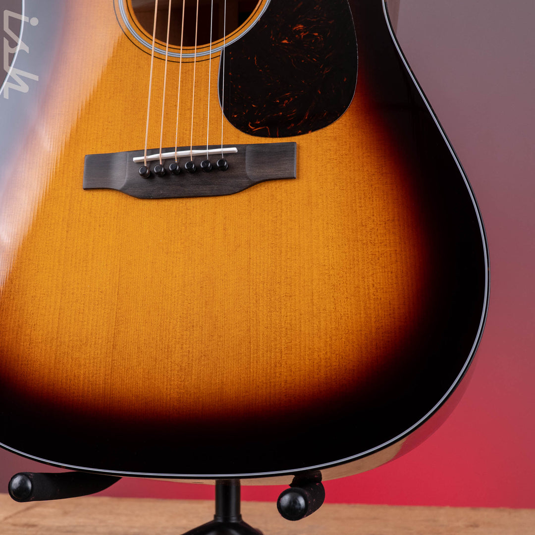 Martin D-18 Molly Tuttle Acoustic Guitar Vintage Sunburst