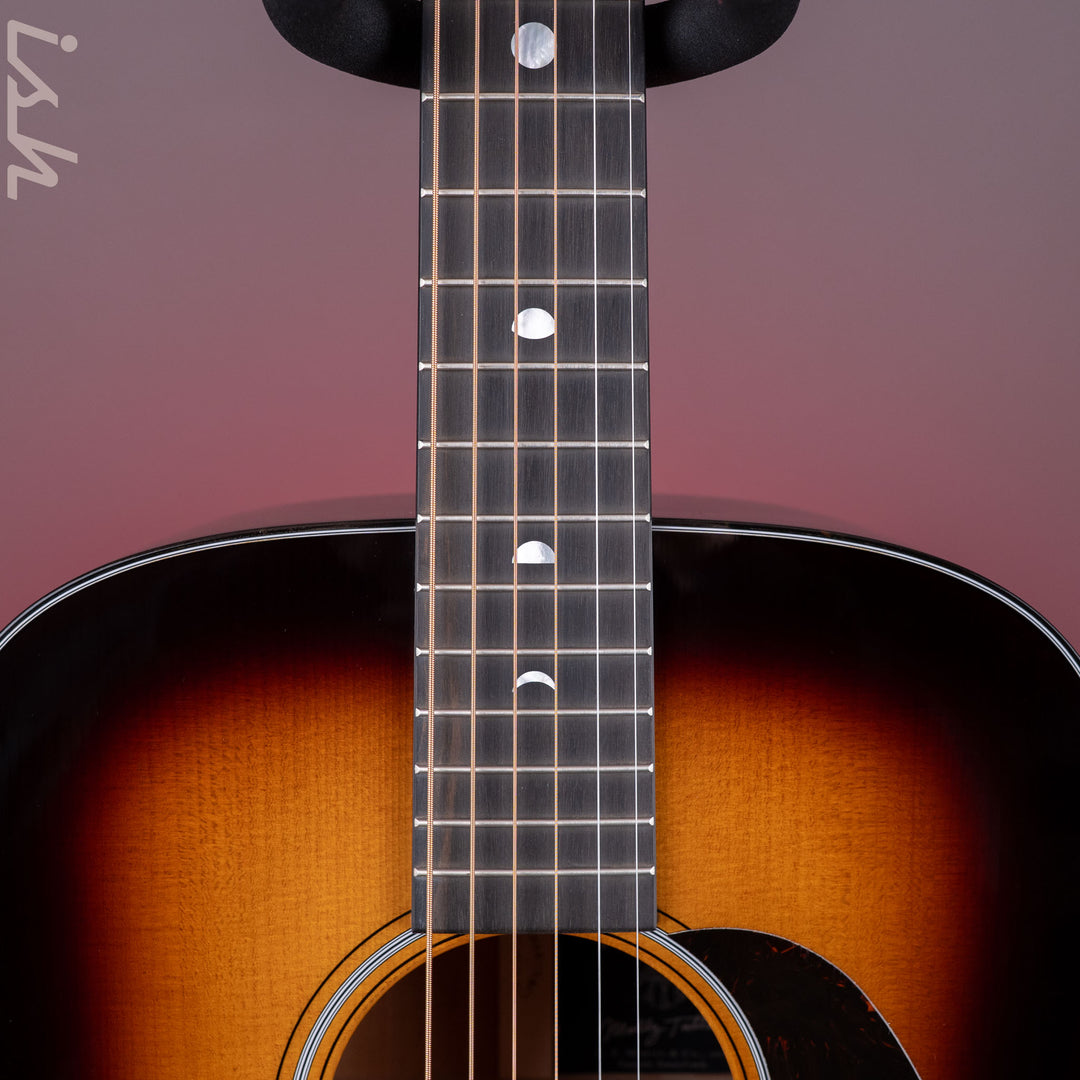 Martin D-18 Molly Tuttle Acoustic Guitar Vintage Sunburst
