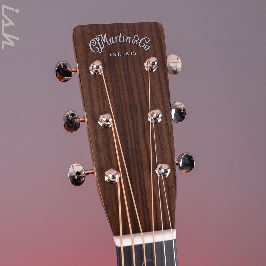 Martin D-18 Molly Tuttle Acoustic Guitar Vintage Sunburst