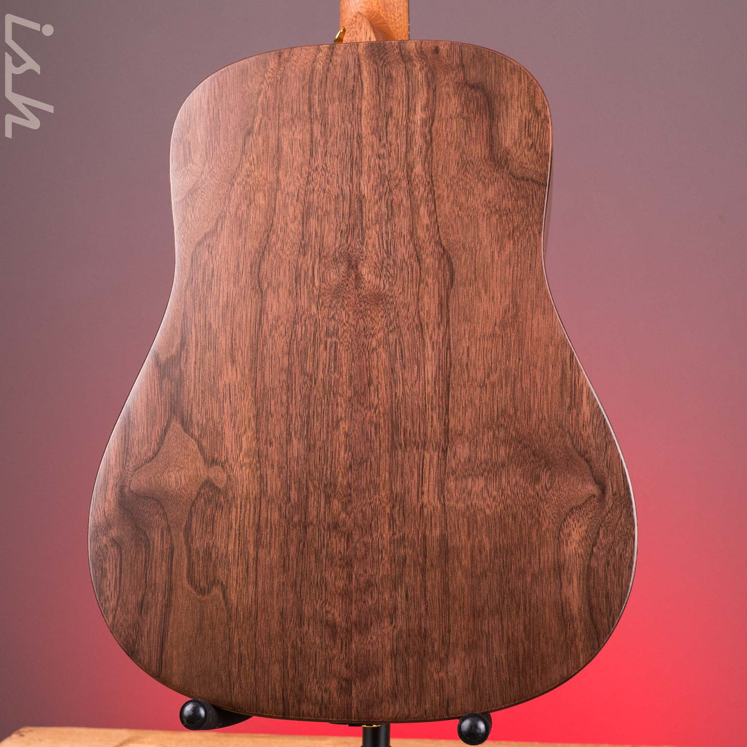 Martin D-Jr E Walnut *New Release*