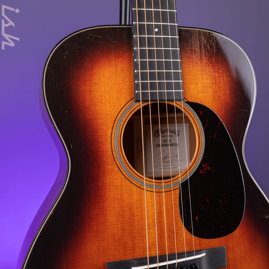 Martin 00-18 Joe Bonamassa Acoustic Guitar