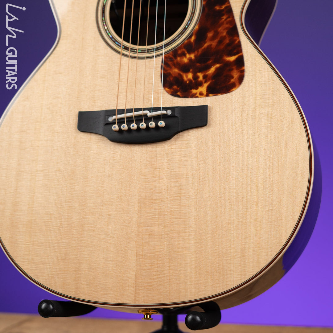 Takamine P7NC Acoustic-Electric Guitar Natural