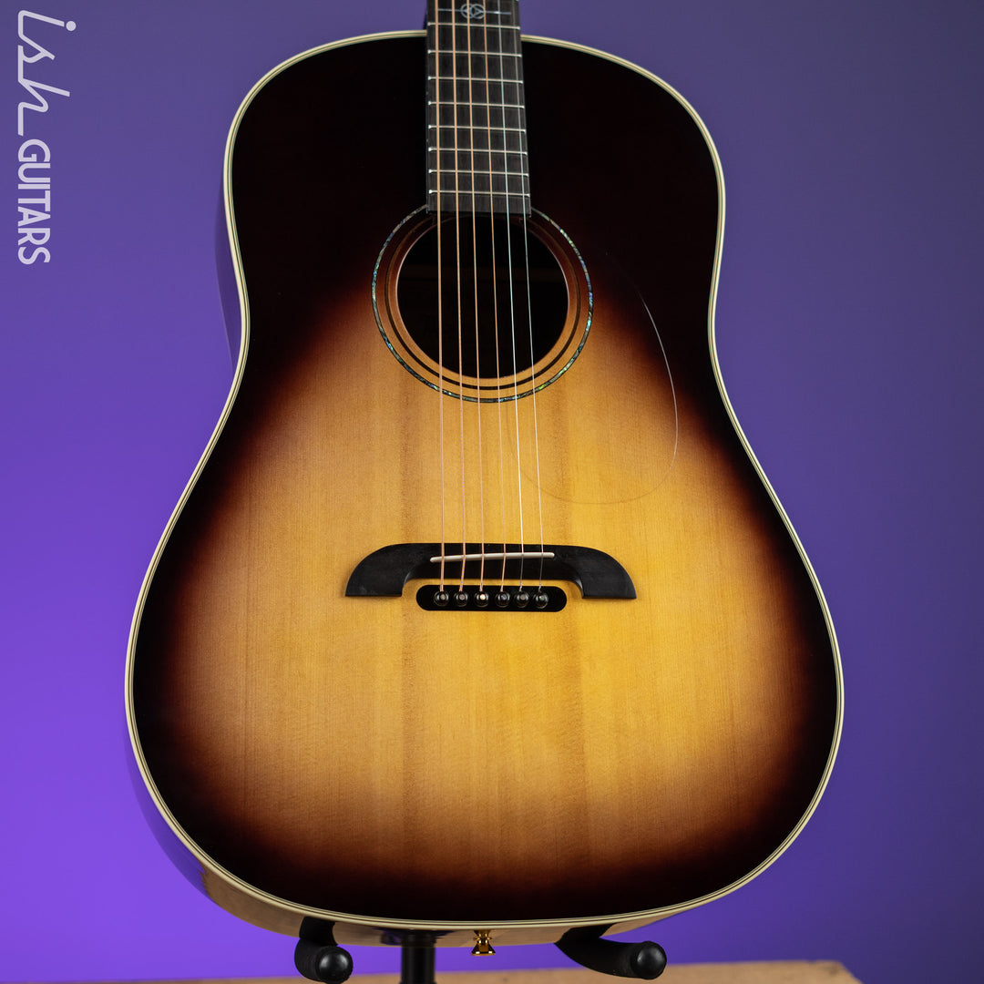 Alvarez Yairi Masterworks DYMR70SB Dreadnought Slope Shoulder Sunburst Demo