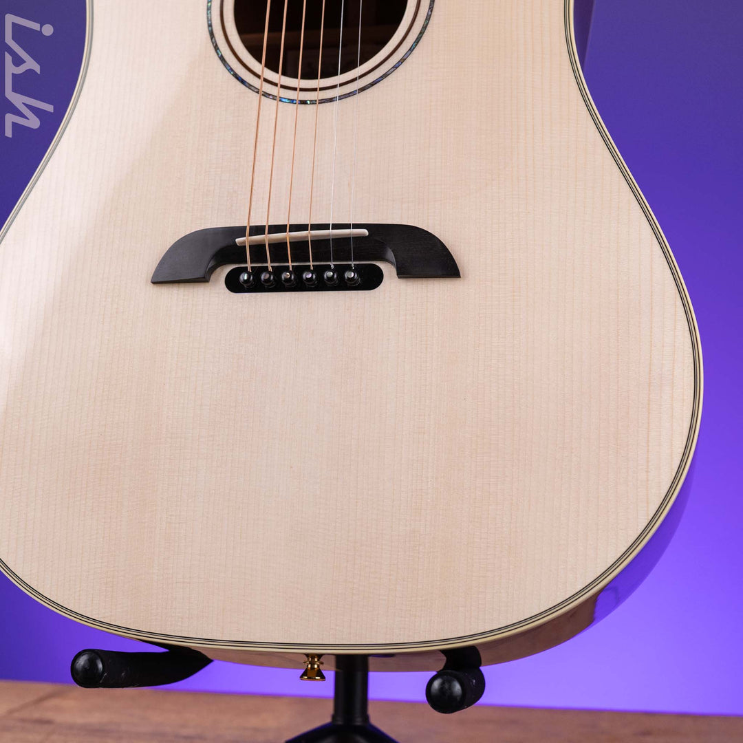 Alvarez Yairi DYM60HD Masterworks Dreadnought Honduran Mahogany