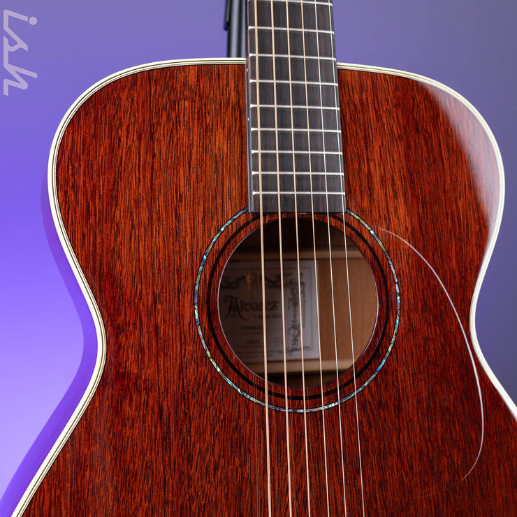 Alvarez Yairi FYM66HD Honduran Masterworks OM Acoustic Guitar