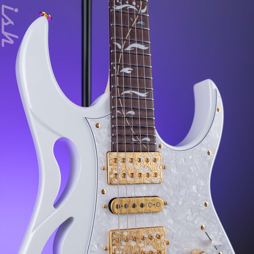 Ibanez Steve Vai Signature PIA3761 Stallion White Demo