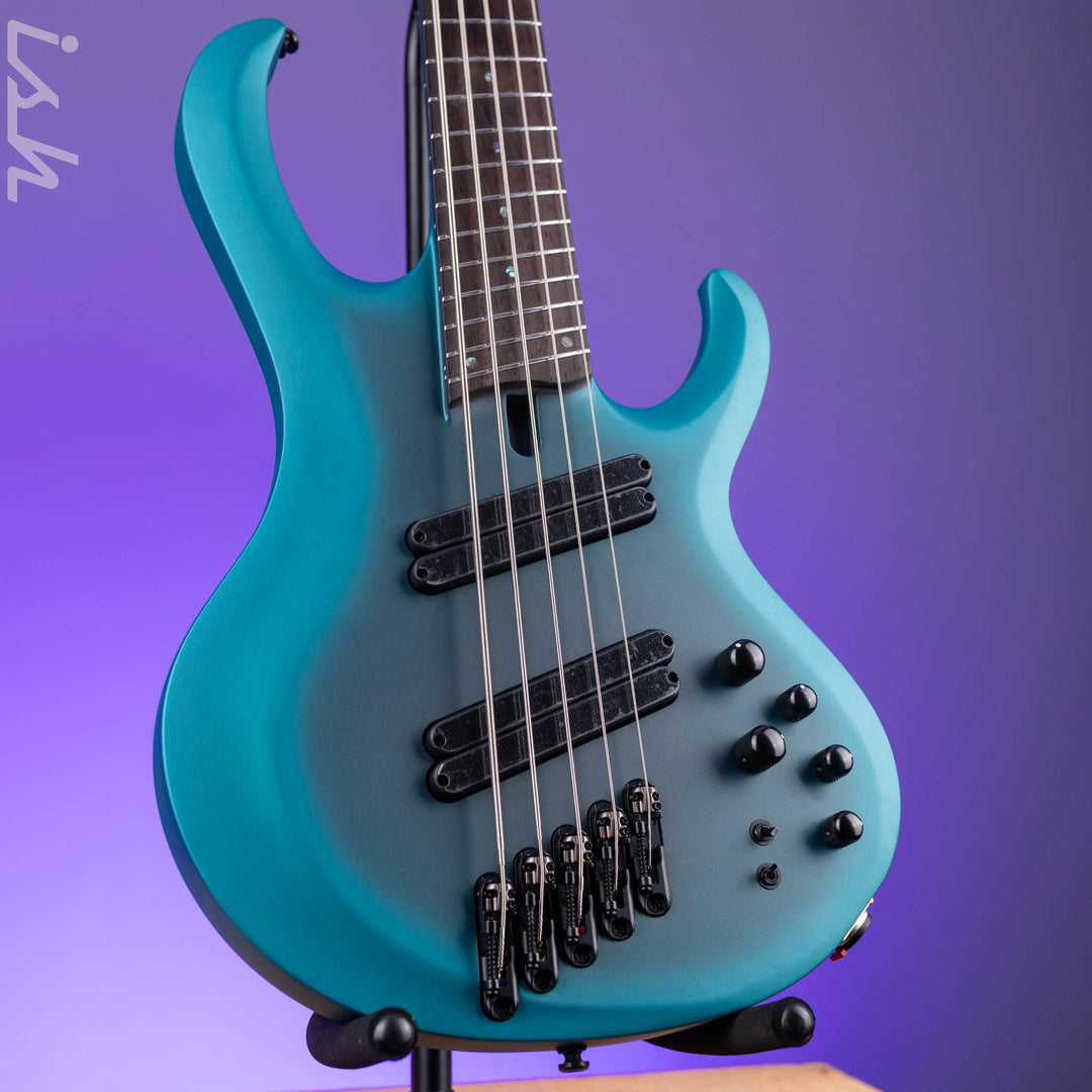 Ibanez BTB605MS Multi-Scale 5-String Bass Cerulean Aura Burst Matte Demo