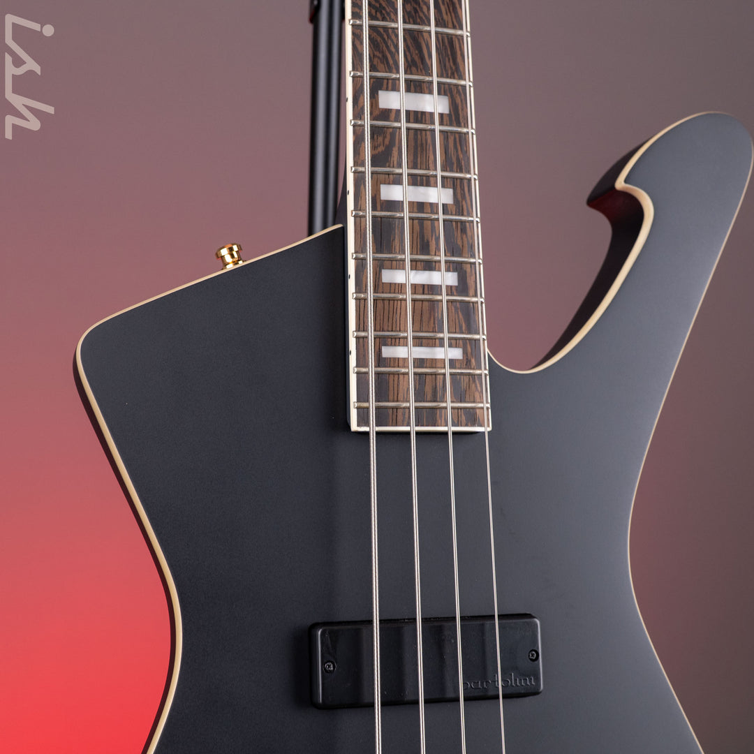 Ibanez ICB620 Iceman 4-String Bass Black Flat