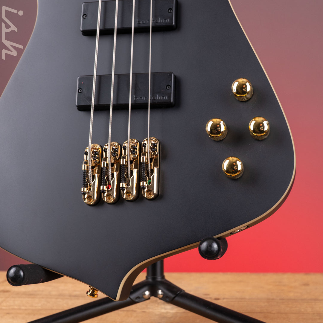 Ibanez ICB620 Iceman 4-String Bass Black Flat