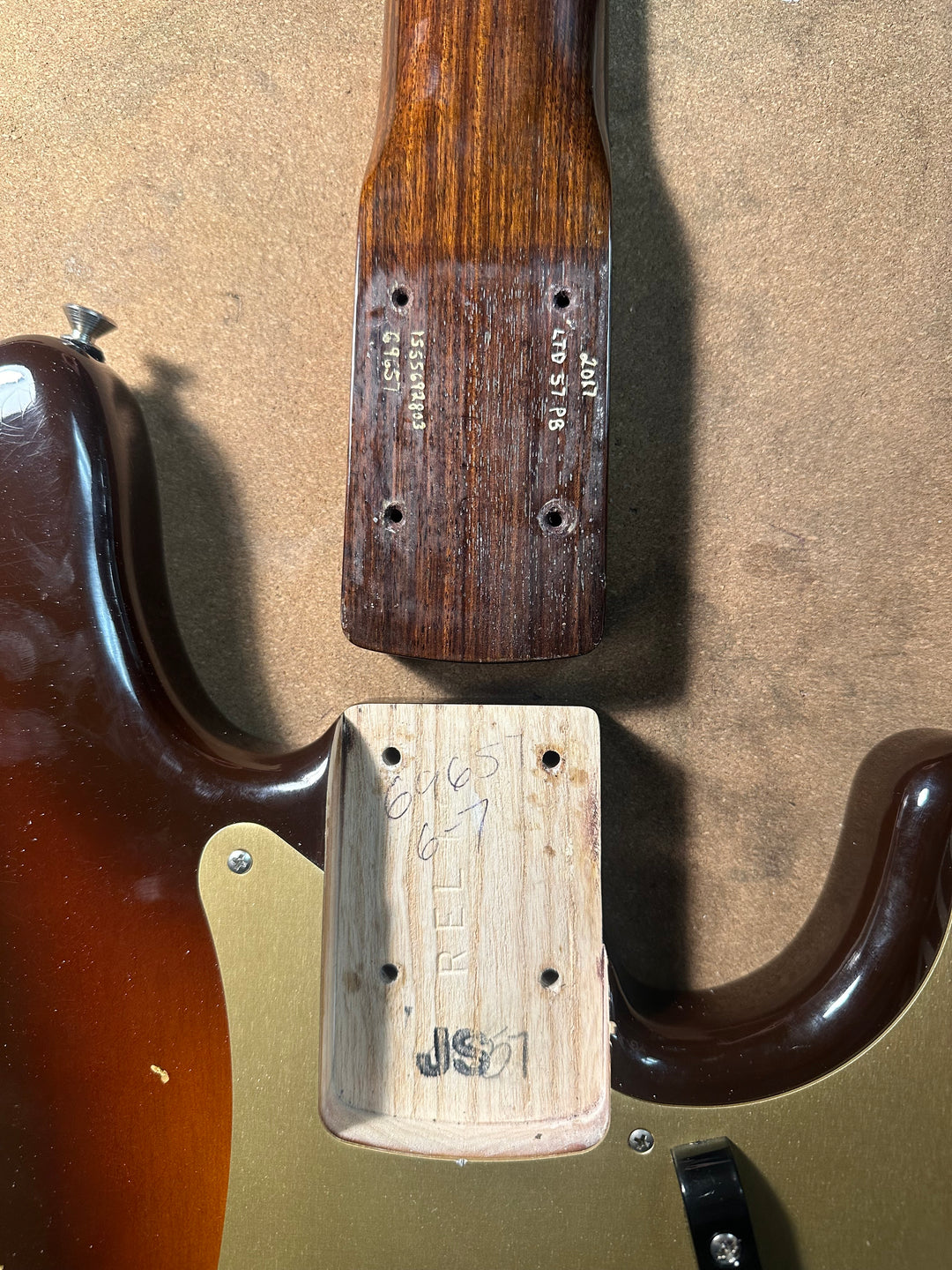 2017 Fender Custom Shop Relic 1957 P Bass Journeyman 2-Tone Sunburst RW Neck