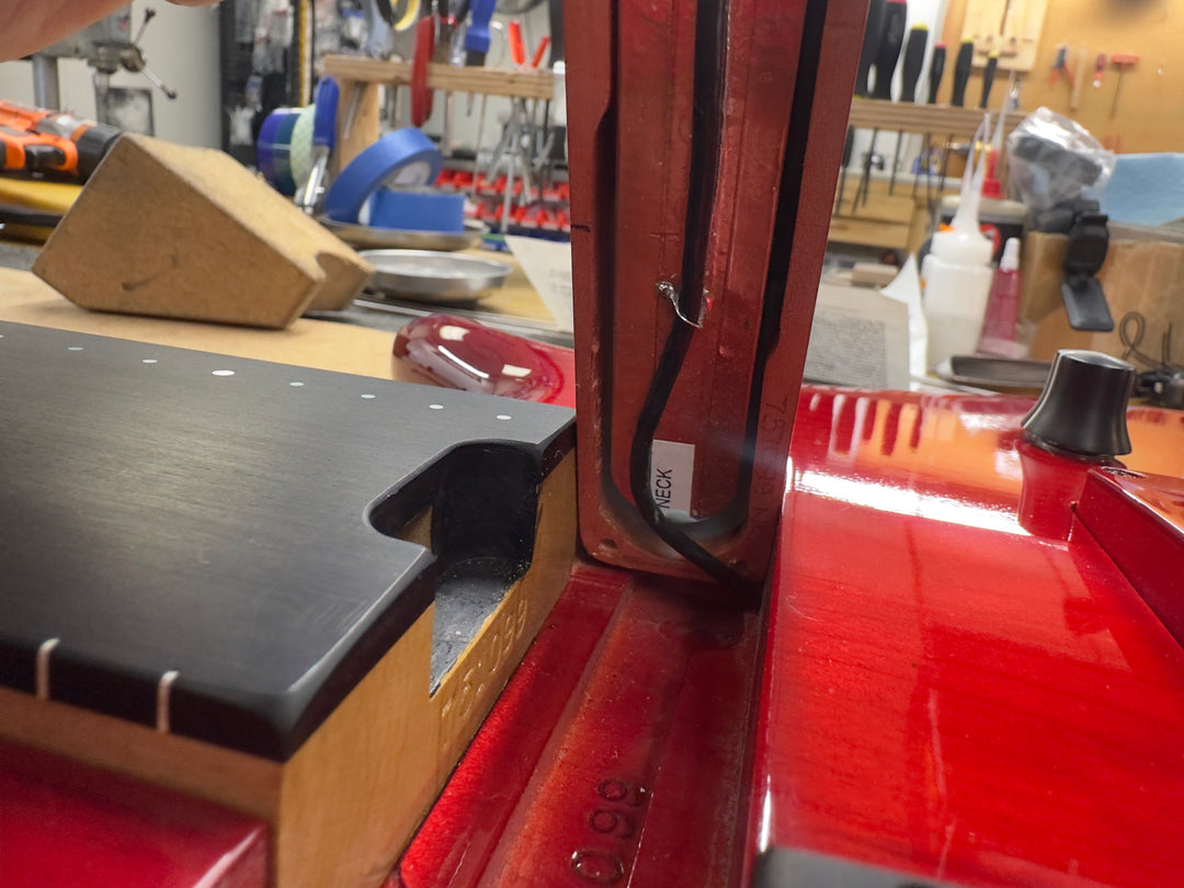 2004 F Bass BNF5 Fretless Transparent Red