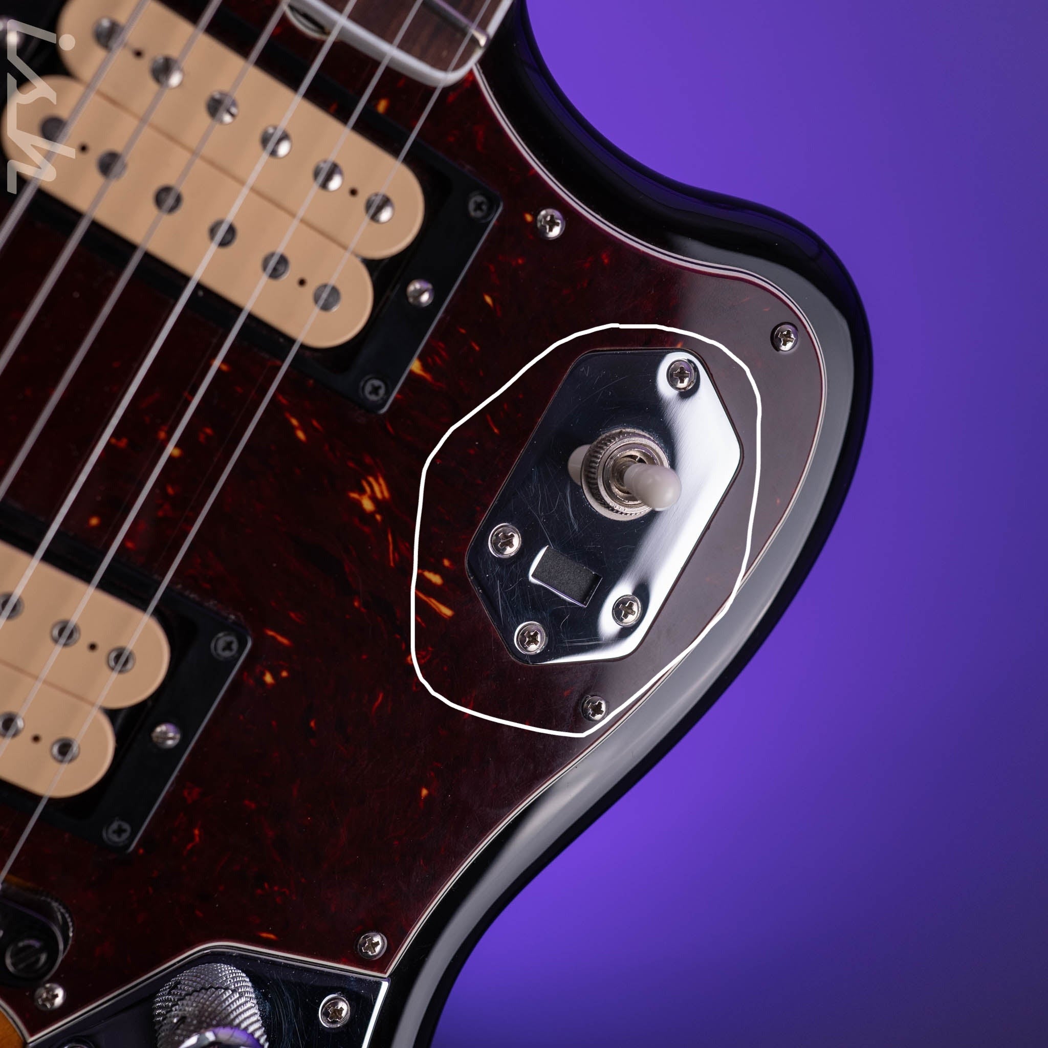 ギター FENDER  Cobain Jaguar NOS Amazon.com: Fender Kurt Cobain Jaguar LH NOS 3 Tone Sunburst Solid