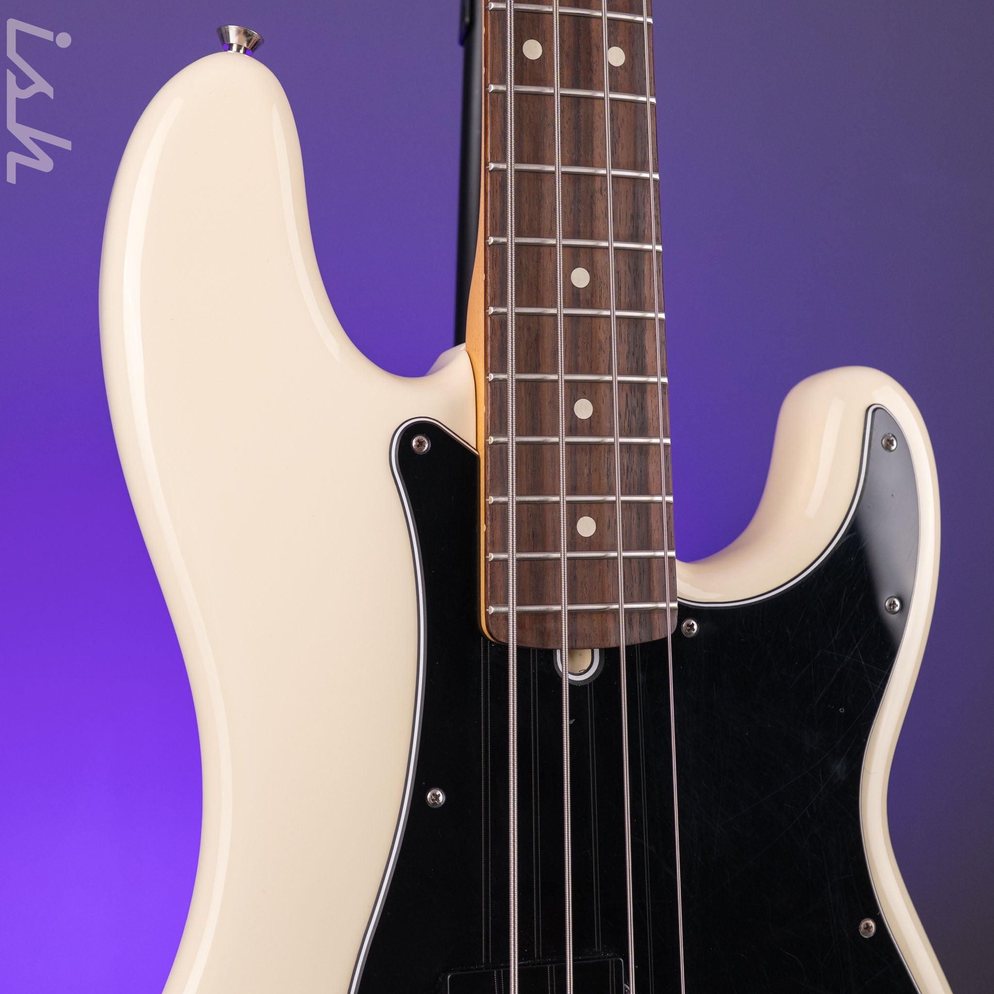 2015 Fender American Standard P Bass – Ish Guitars