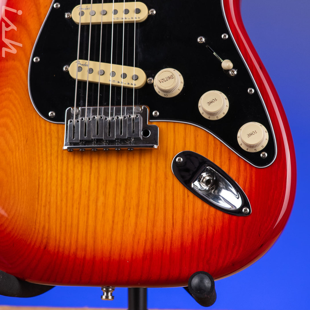 2023 Fender American Ultra Luxe Stratocaster