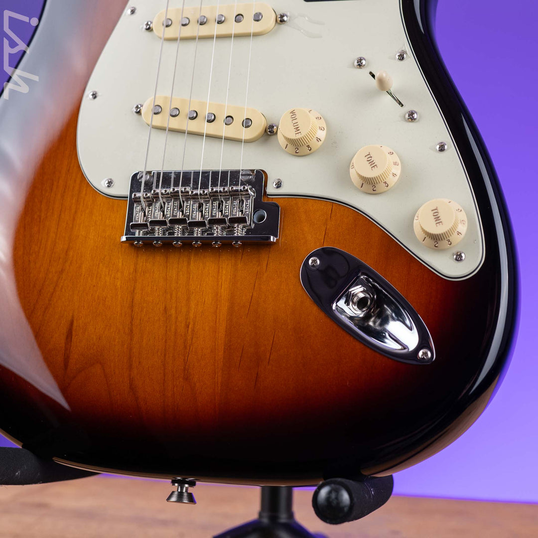 2023 Fender American Professional II Stratocaster 2-Color Sunburst
