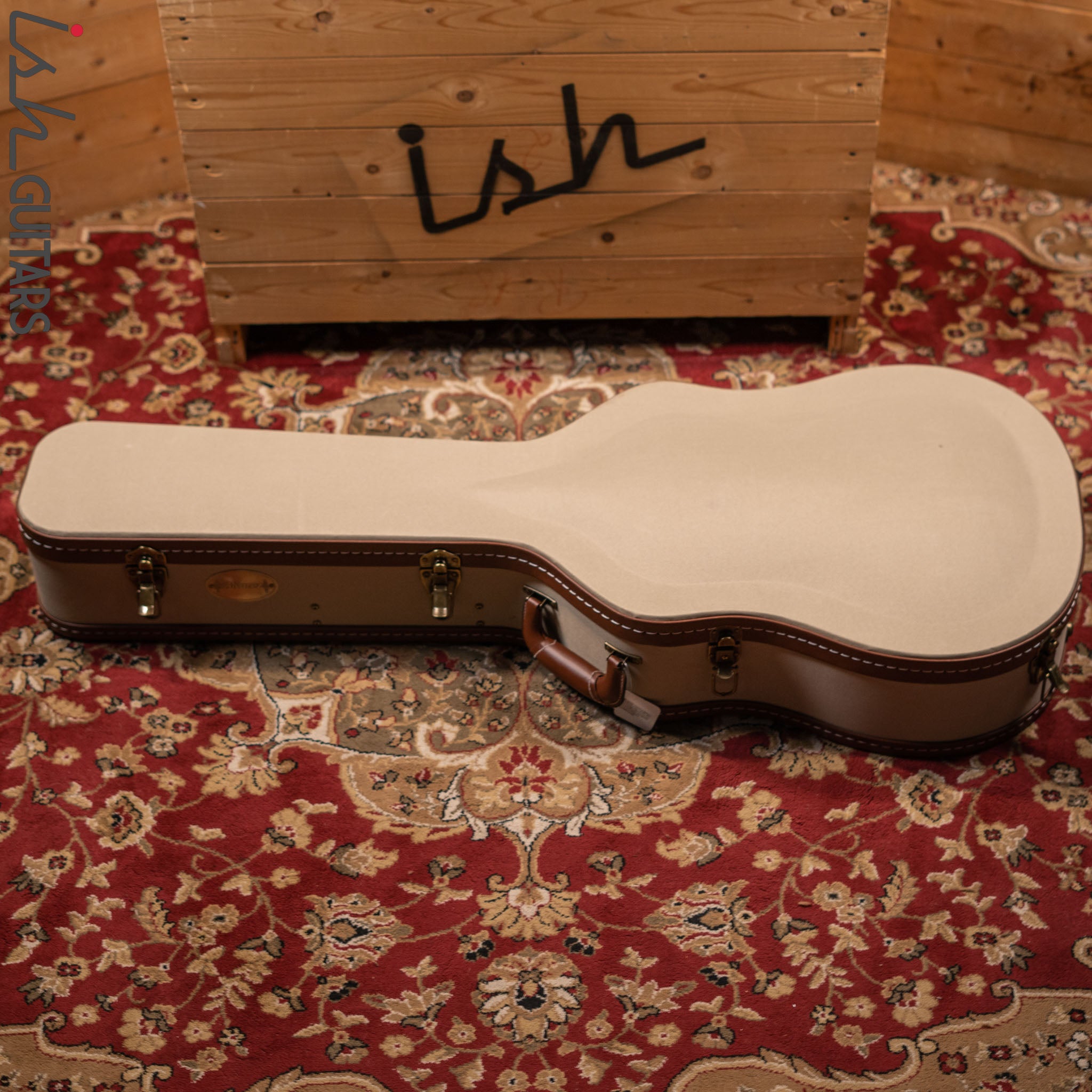 Alvarez Yairi Masterworks DYMR70SB Dreadnought Slope Shoulder