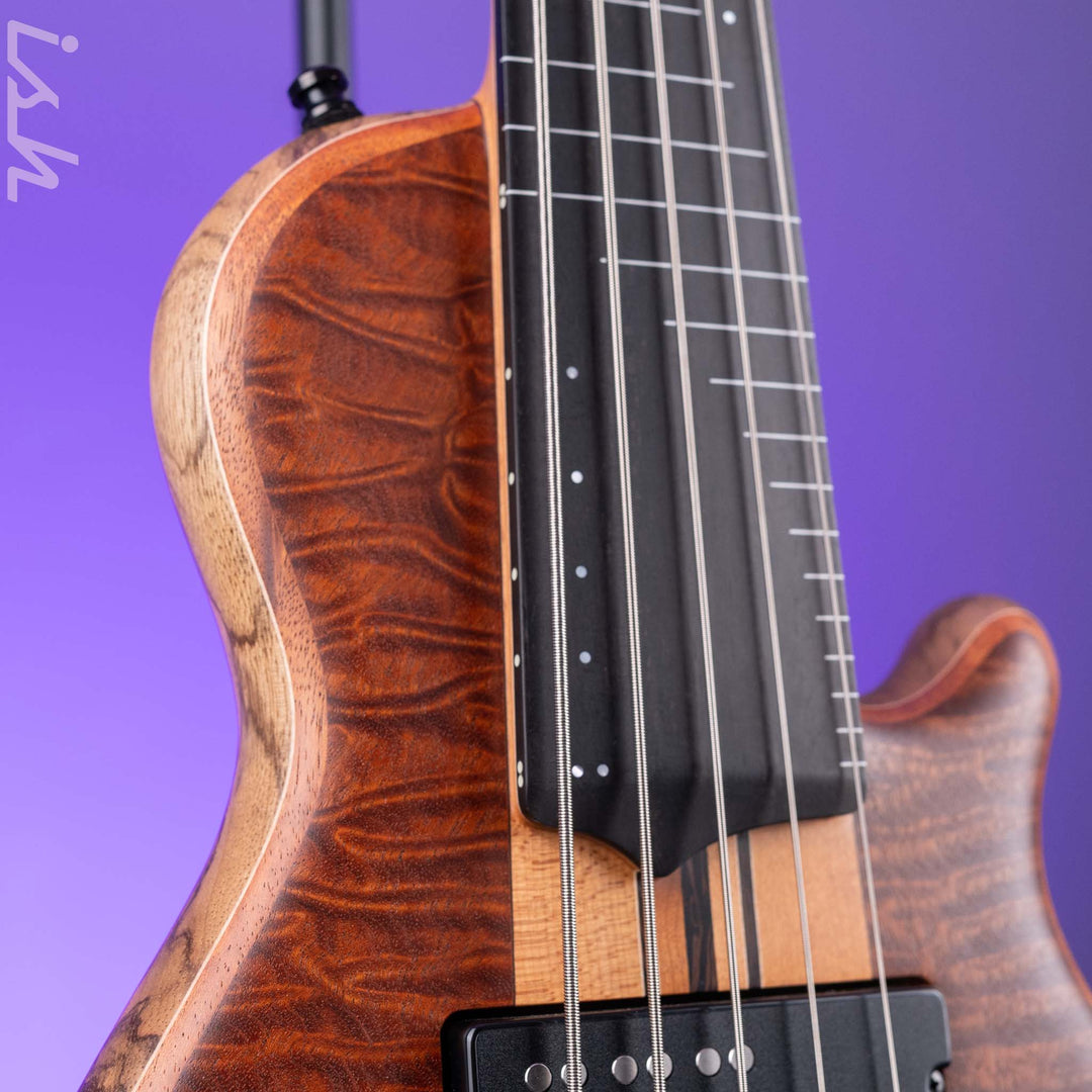 Mayones Cali 5 Fretless Mini Bass Quilted Maple