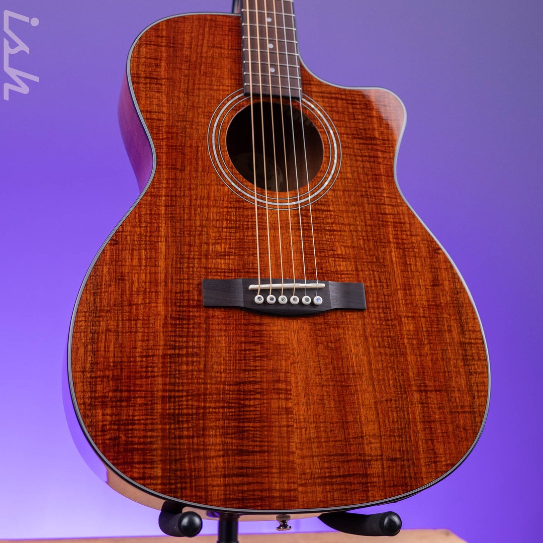 Guild OM260ce Deluxe Blackwood Natural